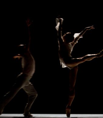 Jiří Bubeníček, Olga Melnikova - The Grey Area - Semperoper Ballett - photo © Costin Radu