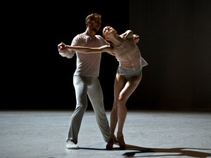 Oleg Klymyuk, Natalia Sologub - The Grey Area - Semperoper Ballett - photo © Costin Radu