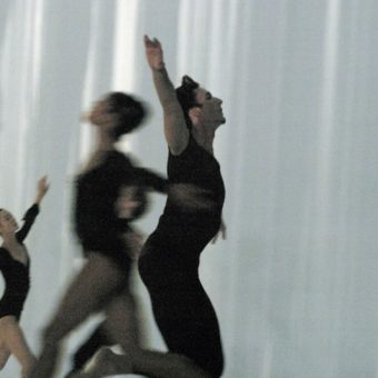 Yumiko Takeshima, Marisa Lopez, Raphaël Coumes-Marquet - Morning Ground - Dutch National Ballet - photo © Joris-Jan Bos