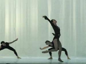 Raphaël Coumes-Marquet, Jahn Magnus Johansen, Yumiko Takeshima - Morning Ground - Dutch National Ballet - photo © Joris-Jan Bos