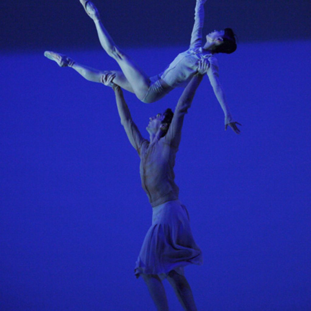 Yumiko Takeshima, Raphaël Coumes-Marquet - The Gentle Chapters - Dutch National Ballet - photo © Angela Sterling