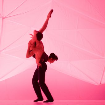 Philip Currell, Maiko Nishino - dancingmadlybackwards - The Norwegian National Ballet - photo © Costin Radu