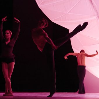 Eugenie Skilnand, Philip Currell, Andreas Heise - dancingmadlybackwards - The Norwegian National Ballet - photo © Costin Radu