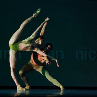 Elena Vostrotina, Raphaël Coumes-Marquet - The World According to Us - Semperoper Ballett - photo © Costin Radu