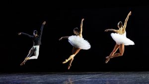 Andre Santos, Chihiro Nomura, Carina Roberts - 5 -West Australian Ballet