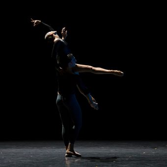 Raphaël Coumes-Marquet, Courtney Richardson - Opus.11 - Semperoper Ballett - photo © Costin Radu