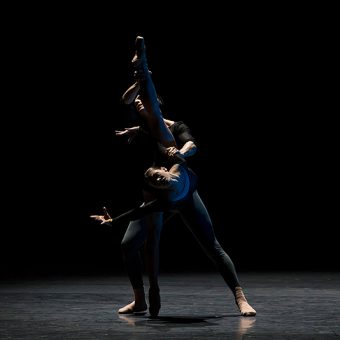 Raphaël Coumes-Marquet, Courtney Richardson - Opus.11 - Semperoper Ballett - photo © Costin Radu