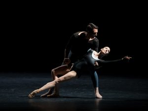 Raphaël Coumes-Marquet, Courtney Richardson - Opus.11 - Semperoper Ballett - photo © Costin Radu