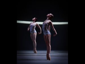 Beth Kingsley-Garner, Daniella Oddi - Swan Lake - Scottish Ballet - photo © Rimbaud Patron